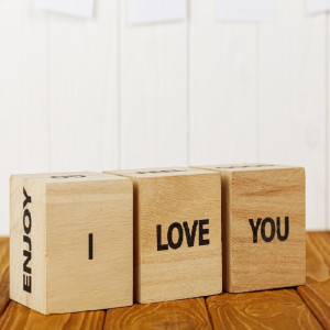 عکس 6k عاشقانه نوشته دوست دارم  I Iove you